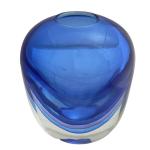 MURANO - VENISE
Vase en verre teinté bleu
H.: 25.5 cm