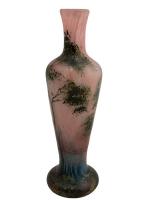 LEGRAS
Vase en verre à décor peint d'un paysage arboré sur...