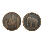 Deux MEDAILLES rondes en bronze, Exposition Coloniale Internationale de 1931,...