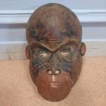 AFRIQUE
Masque tête de singe Boulou, en bois sculpté polychrome 
H:...