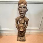 AFRIQUE
Sculpture du guerrier en bois naturel
H: 88 cm