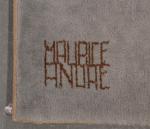 Maurice ANDRÉ (1914-1985) et ARMORIQUE 
Tapis rectangulaire en laine, signé...