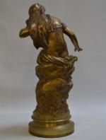 Mathurin MOREAU (1822-1912) d'après.
La baigneuse assise ou l'écoute
Bronze signé, cachet...