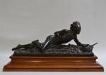 Edouard DROUOT (1859-1945) d'après.
Indien à l'affût
Bronze patiné, signé, présenté sur...