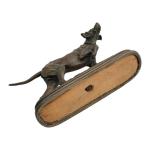 Alfred DUBUCAND (1828-1894)
Chien à l'arrêt
Bronze patiné, signé
H.: 10 cm L.:...