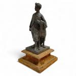 Jean-Baptiste CARPEAUX (1827-1875)
S.A. Le Prince Impérial
Bronze patiné, titré, signé "B....