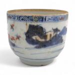 CHINE
Cache pot rond en porcelaine à décor Imari
XVIIIème
H.: 9.5 cm...