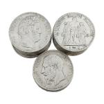 Lot de pièces en argent comprenant:
13 pièces de 5 francs...