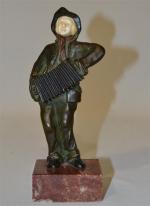 Alfred JOREL (c.1860-1927)
L'accordéoniste
Sculpture chryséléphantine, signée "A Jorel" sur la base...
