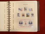 Monaco, dans un album Leuchtturm avec pochettes, collection de timbres...