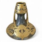 Westerlander Neukeramik
Vase en grès émaillé or
Circa 1900
H.: 20.5 cm (quelques...