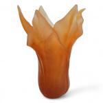 DAUM France
Vase moyen modèle tulipe en pâte de verre, signé
H.:...