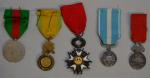 France Lot de 5 décorations : Chevalier de la Légion...