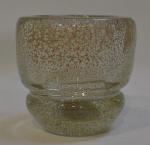 André THURET (1898-1965)
Vase en verre translucide épais avec inclusions d'oxydes...