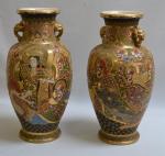 JAPON Satsuma
Paire de vases ovoïdes en céramique polychrome et or...