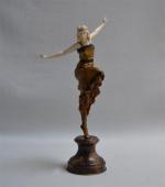 Paul PHILIPPE (1870-1930)
Danseuse russe
Circa 1920
Sculpture chryséléphantine en bronze et ivoire,...