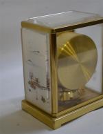 JAEGER LECOULTRE - MARINA
Pendule modèle Atmos, en métal doré, cadran...
