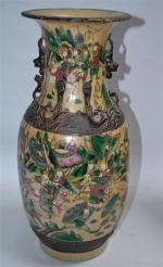 CHINE Nankin
Paire de vases en céramique à décor polychrome de...