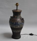 ASIE du SUD EST
Vase en bronze cloisonné à décor d'émaux...