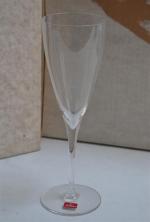 BACCARAT
Suite de douze flûtes à Champagne en cristal, signées
H.: 20.7...
