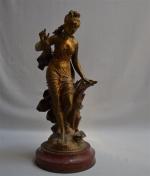 Auguste MOREAU (1834-1917) d'après.
Jeune femme dansant
Bronze signé, présenté sur un...
