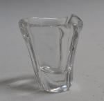 DAUM France
Petit vase en cristal, signé
H.: 7.5 cm