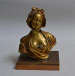 Fernand CIAN (c.1886-1954)
Jeune femme à la rose
Bronze signé et marqué...