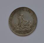 JETON en argent, Louis XV, Trésor royal, 1758. 2,9 cm...