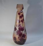LEGRAS
Grand vase conique à col évasé, en verre multicouche à...