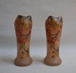 LEGRAS
Paire de vases en verre de forme cornet à col...