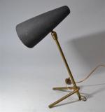 Jean-Boris LACROIX (1902-1984) 
Lampe modèle cocotte, en laiton doré formant...