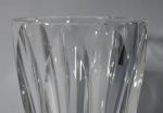 SAINT LOUIS
Vase en cristal taillé, signé de la pastille ronde
H.:...