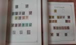 Dans 4 gros albums anciens, collection de timbres de FRANCE...