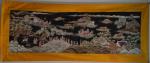 ASIE
Tissu brodé à décor de personnages, jonques et pagodes
295 x...