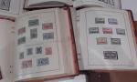 Dans 6 classeurs Moc dos bois, collection de timbres de...