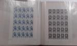 Dans 46 classeurs pour feuilles entières, important stock de timbres...