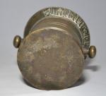 MORTIER en bronze
H.: 12 cm D.: 14 cm (on y...