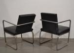 ANNEES 1930-40
Paire de fauteuils en métal tubulaire chromé, les assiess...