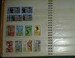Tchad, un classeur de timbres neufs, quantités variables