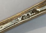 COUVERT en argent, modèle filets coquilles violonné
Paris, 1762-68
Poids: 178 gr...