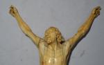 CHRIST en ivoire sculpté
XIXème
H.: 32 cm Poids: 404 gr (gerçures,...