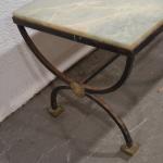 ANNEES 1950-60
Table basse en fer forgé à décor géométrique, plateau...