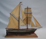 MAQUETTE du bateau "Angot" à Dieppe en bois peint, présentée...