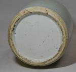 CHINE
Vase balustre en porcelaine à décor bleu blanc
H.: 33.5 cm...