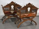 SYRIE
Paire de fauteuils en bois naturel sculpté, mouluré et ajouré...