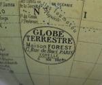 Maison FOREST
Globe terrestre présenté sur un support en bois
H.: 24...