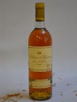 Château d'Yquem - une bouteille - 1980 (étiquettes abimées)