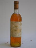 Château Filhot - une bouteille - 1975 (étiquette abimée, niveau...