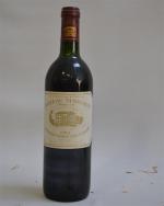 Château Margaux - une bouteille 1984 (niveau légèrement bas)